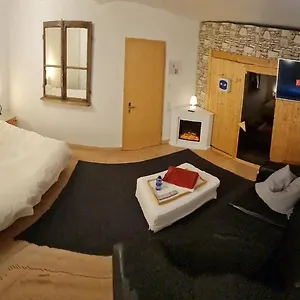 Schoenste Lage Am Rhein In Unmittelbarer Stadtnaehe, Cologne