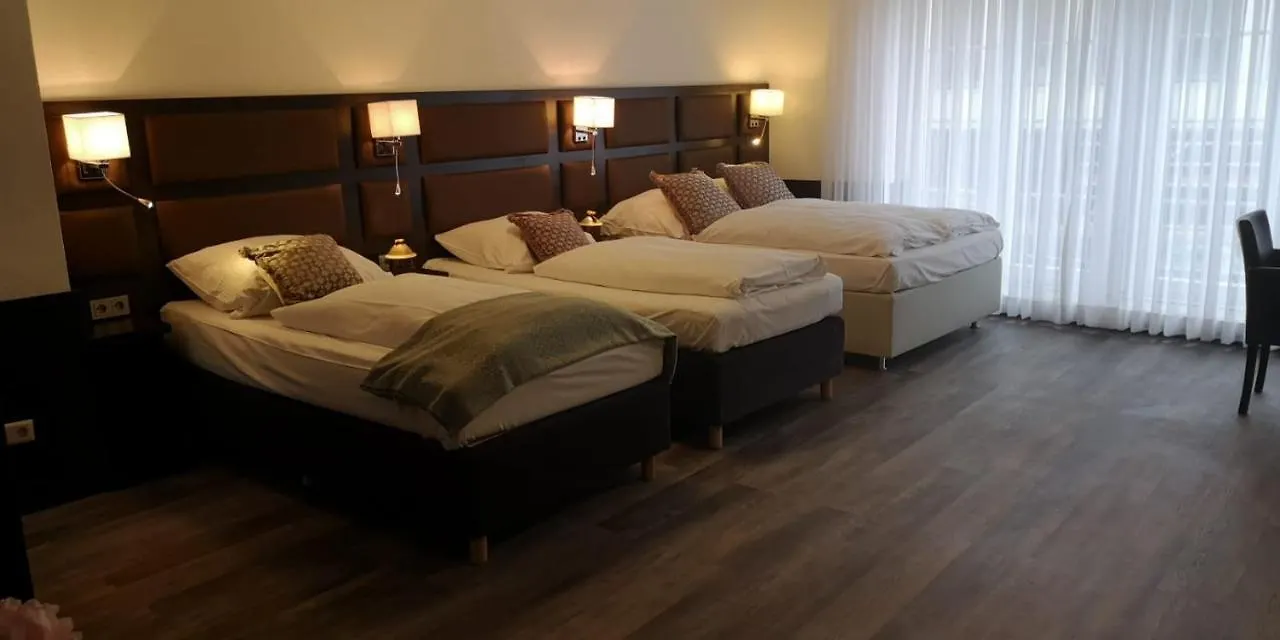 Hotel Fellini Köln 2*,